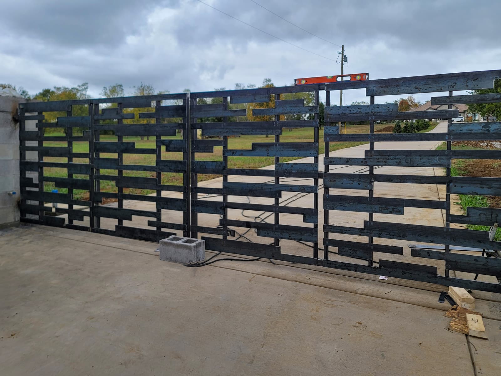 A Quick Guide to Installing a New Metal Fence