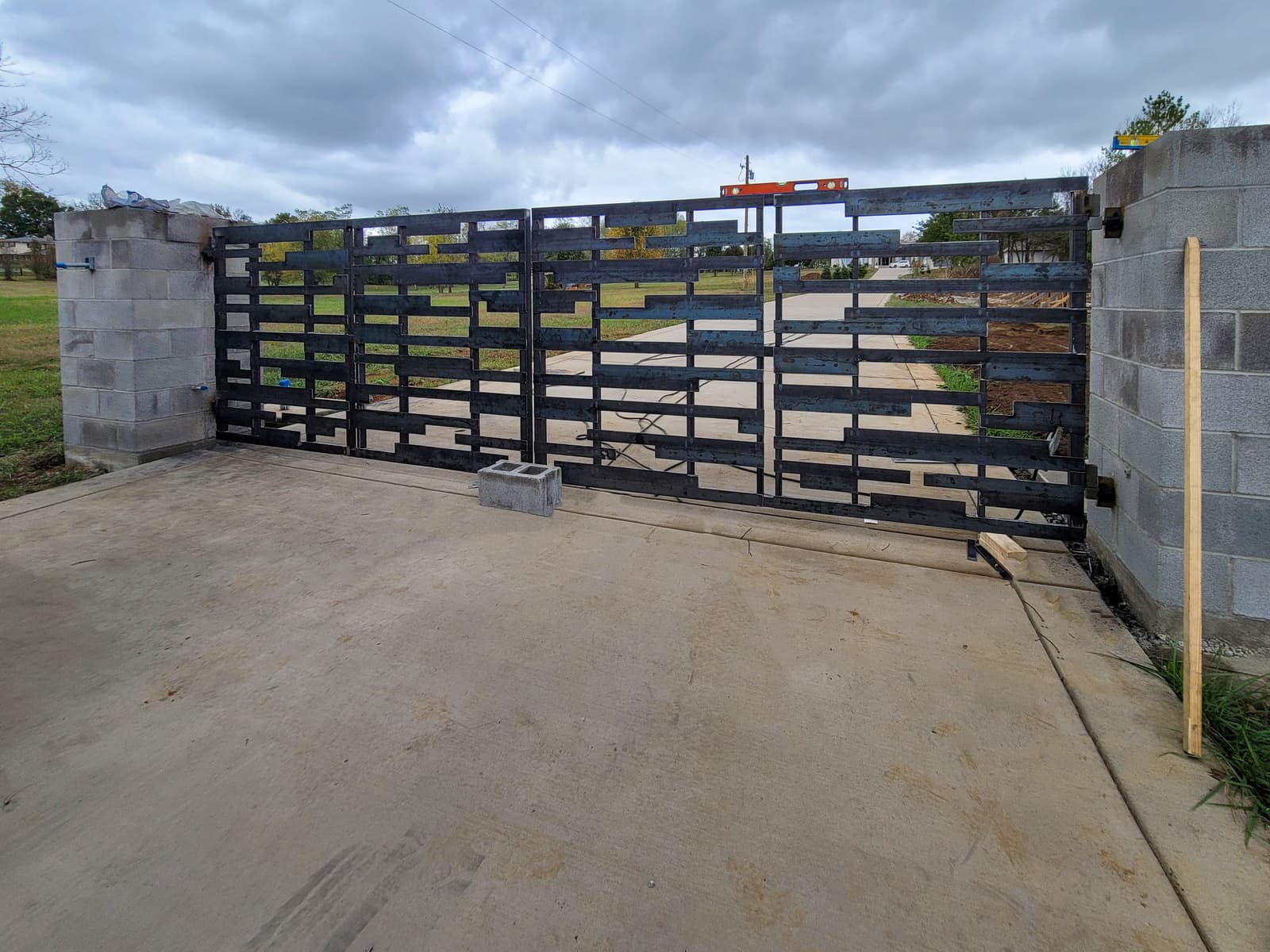 Privacy vs. Visibility: Choosing the Right Gate Panel Style
