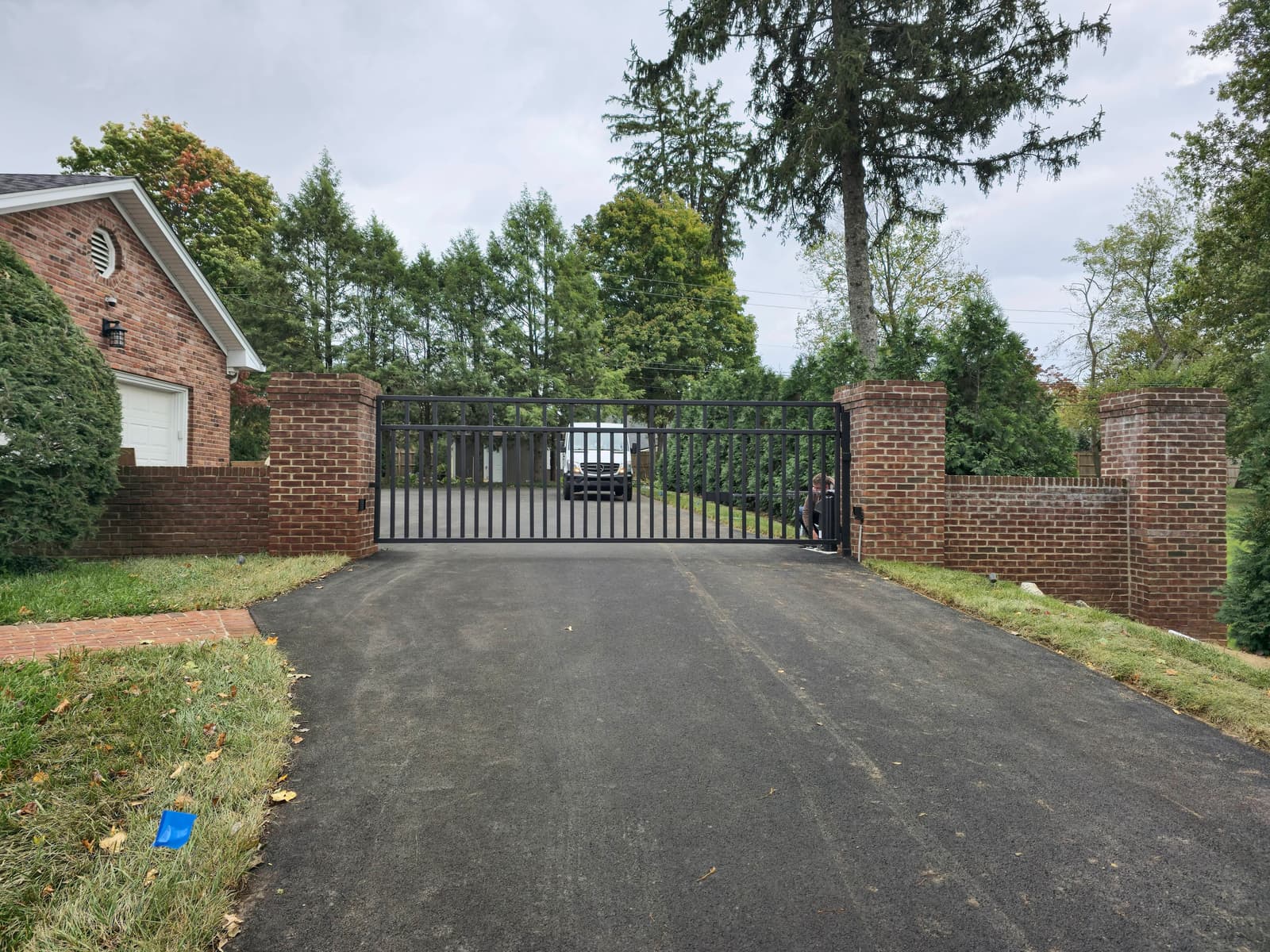 Best Colors for Powder-Coated Gates in 2025