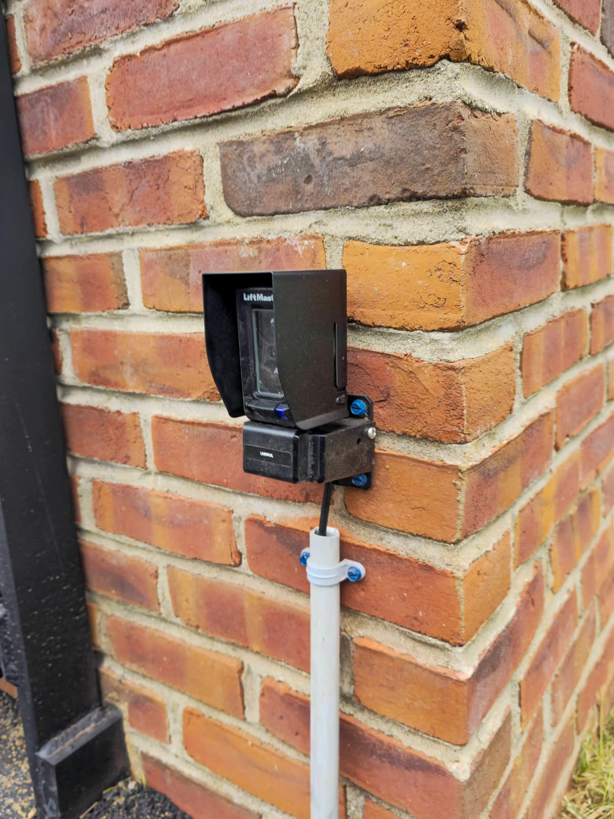 LiftMaster Swing vs. Slide Gate Operators: How to Choose the Right Series