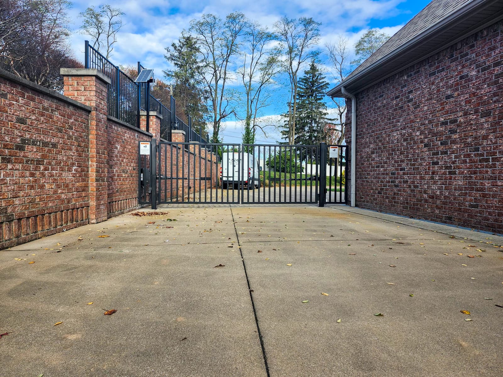 LiftMaster Swing vs. Slide Gate Operators: How to Choose the Right Series