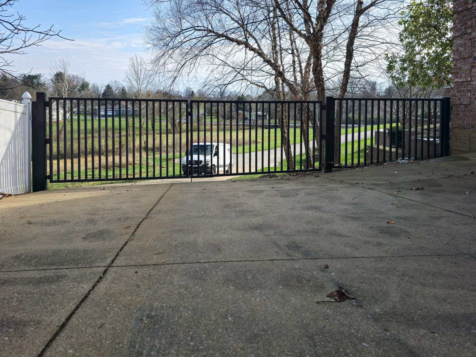 Battery Backup vs. Hardwired Gate Motors: Pros and Cons for Kentucky Properties