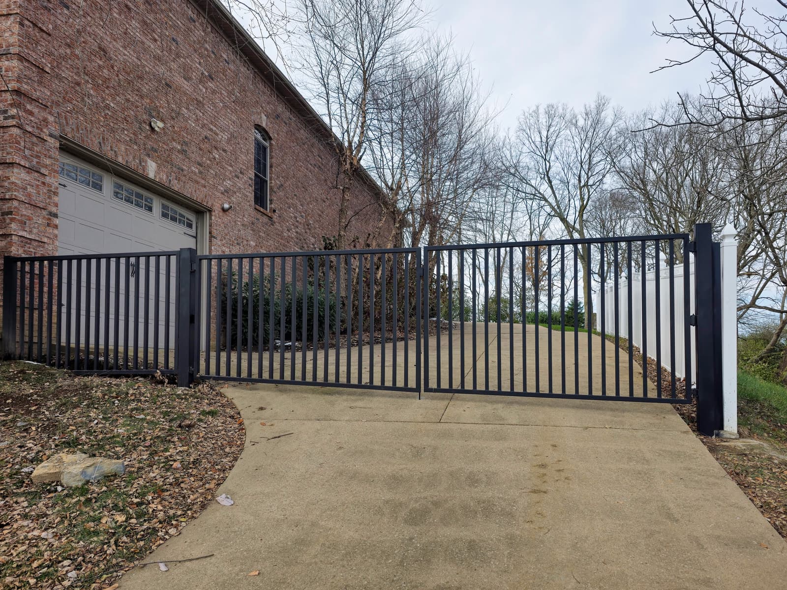 How Wide Should a Driveway Gate Be? A Homeowner’s Guide