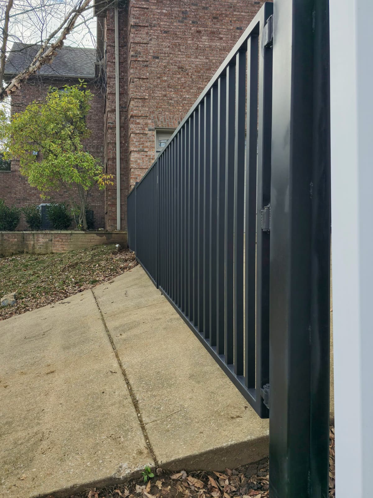 2026 Gate Material Trends: What’s Best for Kentucky Weather