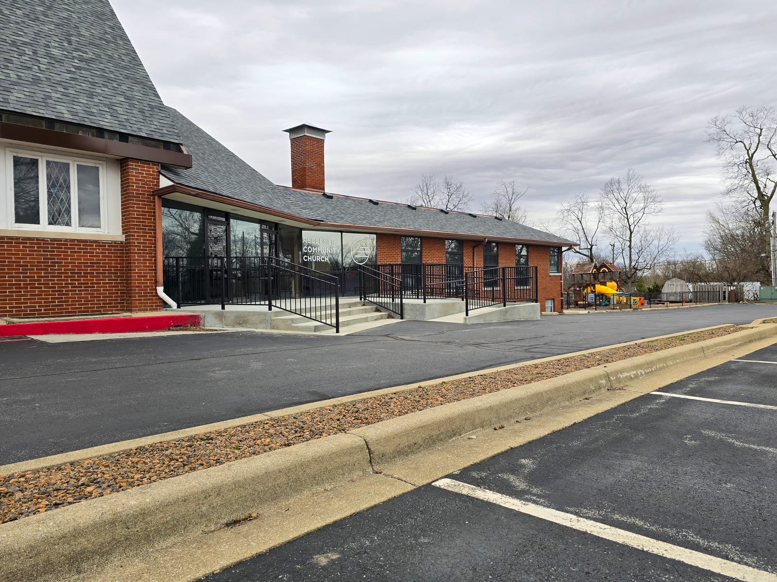 Metal Railings for Split-Level Homes: Layout Challenges and Design Tips