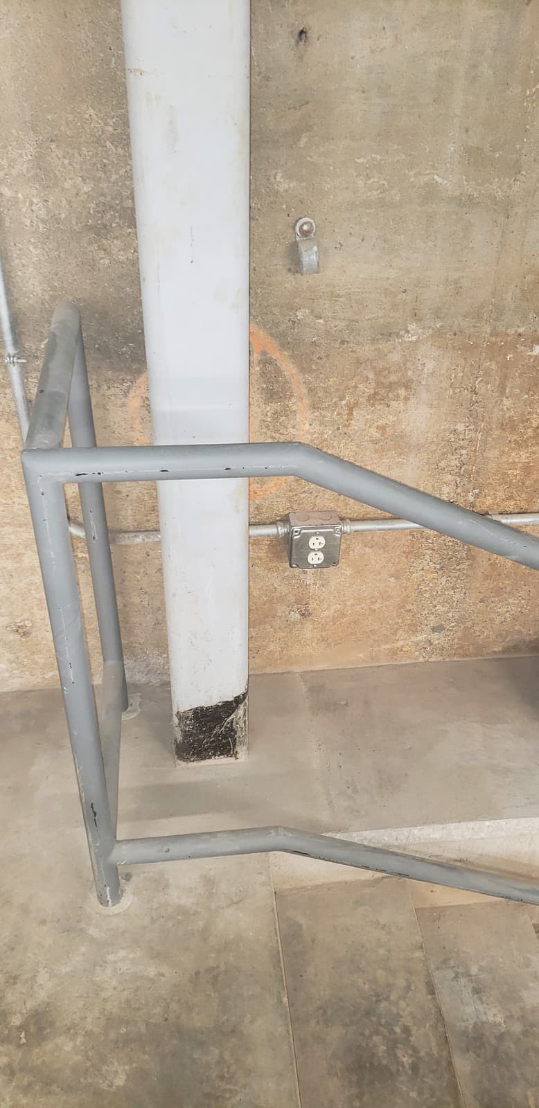 How Sun Exposure Affects Railing Finish Performance Over Time