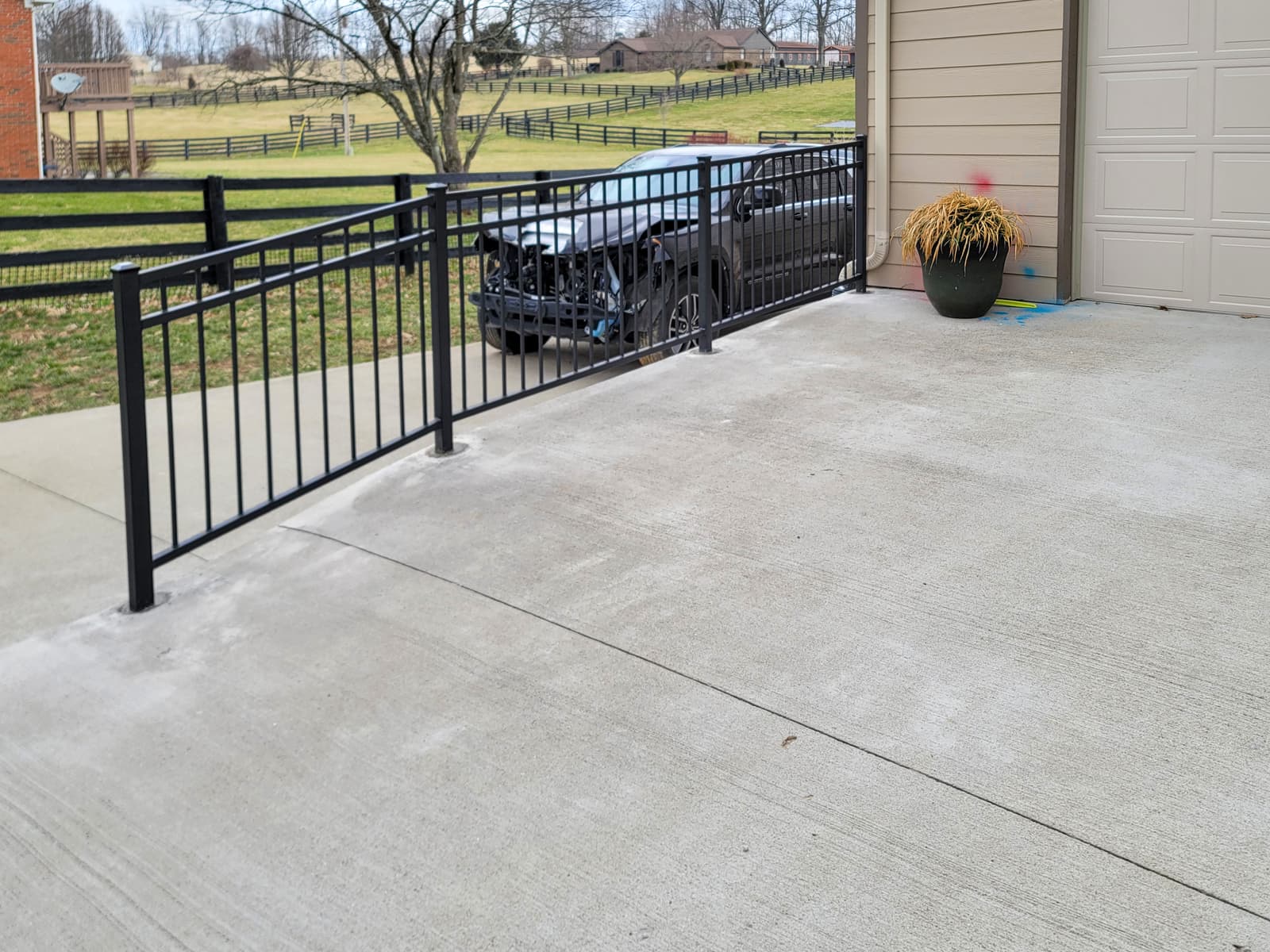 Pool gates