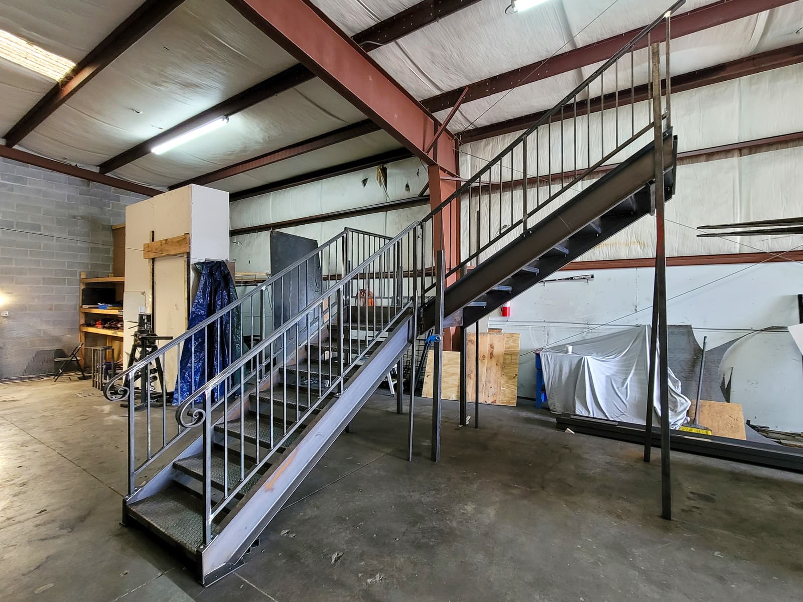 Stairs, landings & platforms