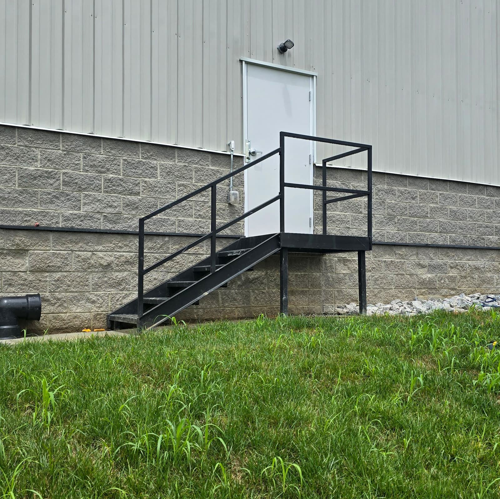 Outdoor Metal Stair Safety: Anti-Slip Treatments & Long-Term Maintenance